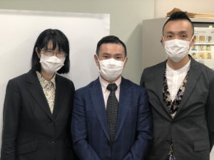 左から武田裕子教授、JOE、けんぼー（けんぼーは後日10月6日にスピーカーとして参加しました。これはその時に撮影した写真です）